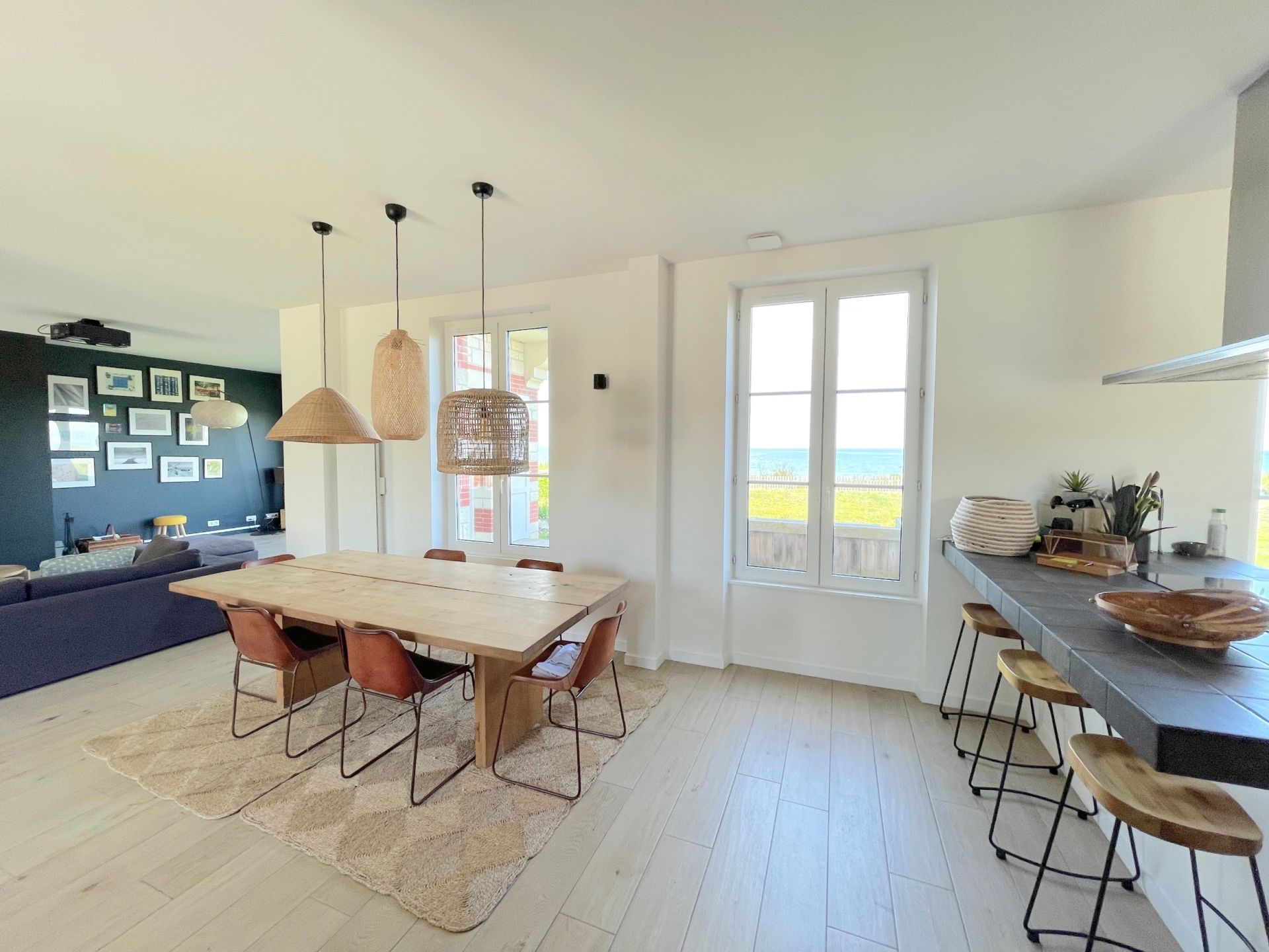 house 13 Rooms for seasonal rent on MERVILLE FRANCEVILLE PLAGE (14810)