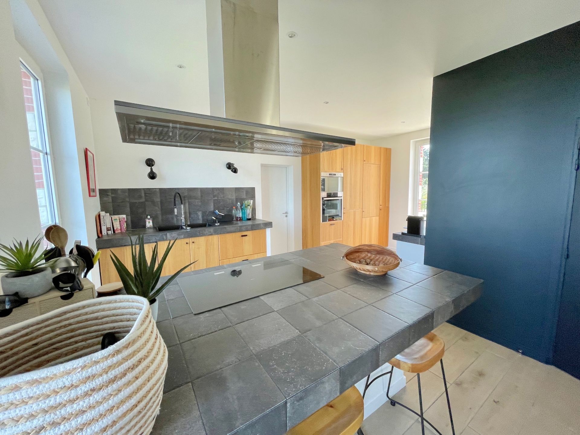 house 13 Rooms for seasonal rent on MERVILLE FRANCEVILLE PLAGE (14810)