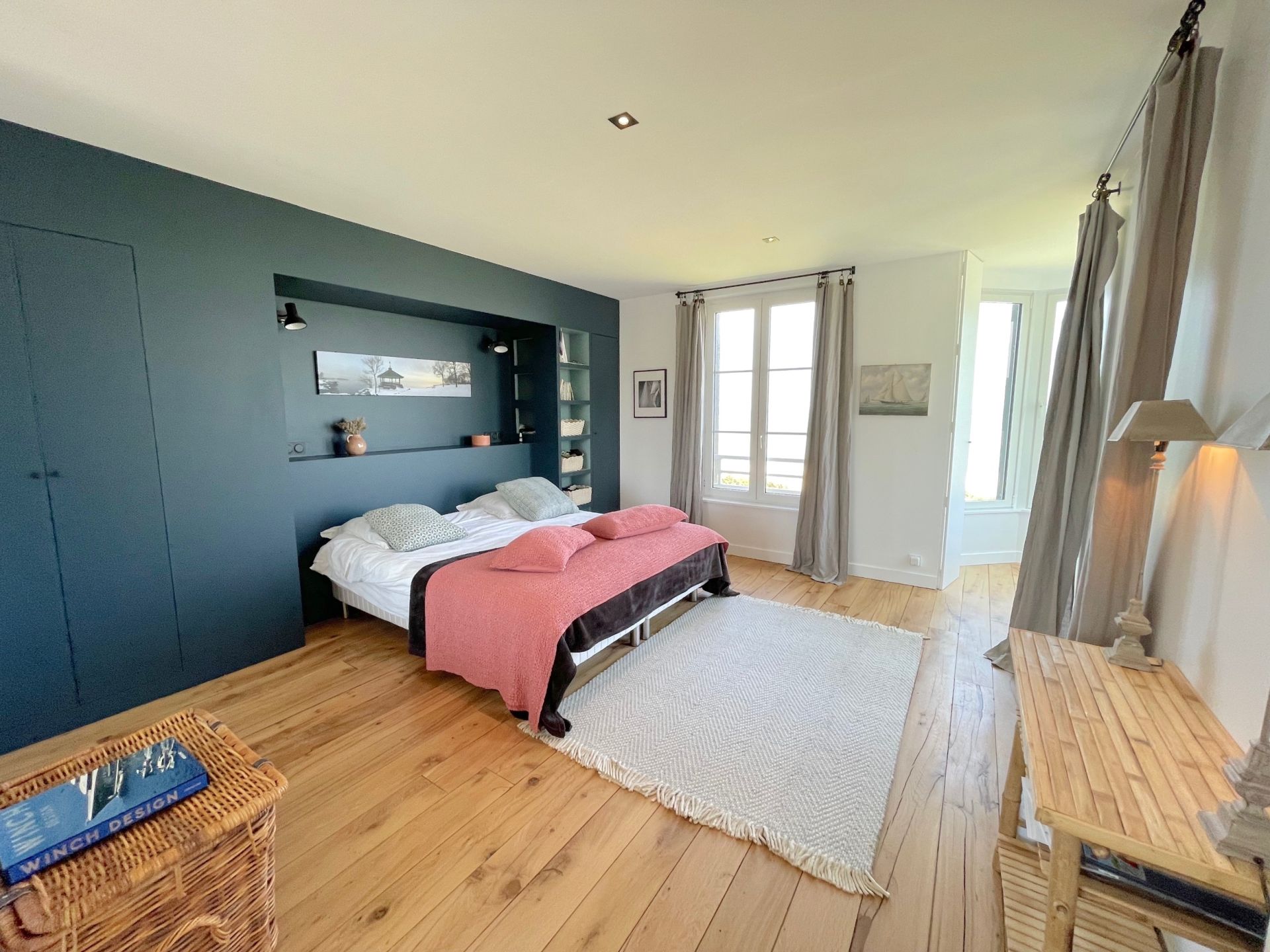 house 13 Rooms for seasonal rent on MERVILLE FRANCEVILLE PLAGE (14810)