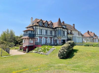 Rental House Merville-Franceville-Plage 13 Rooms 380 m²