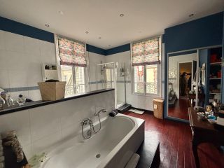 house 8 Rooms for sale on CAEN (14000)