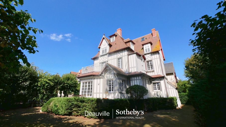 villa 12 Pièces en vente sur DEAUVILLE (14800)