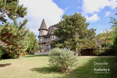manoir 12 Pièces en vente sur TROUVILLE SUR MER (14360) Vente Manoir Trouville-sur-Mer 12 Pièces 400 m²