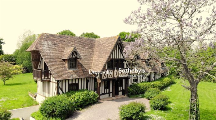 Sale Norman house Saint-Gatien-des-Bois 7&nbsp;Rooms 240&nbsp;m²