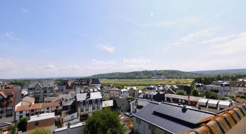 apartment 6 Rooms for sale on DEAUVILLE (14800) Sale Apartment Deauville 6 Rooms 130 m²