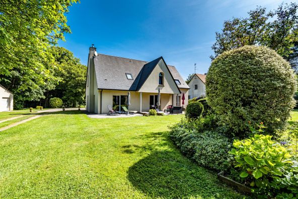 Sale Contemporary house Courseulles-sur-Mer 7&nbsp;Rooms 230&nbsp;m²