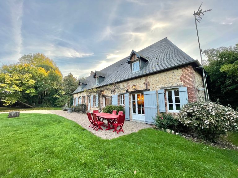 house 6 Rooms for sale on BERVILLE SUR MER (27210)