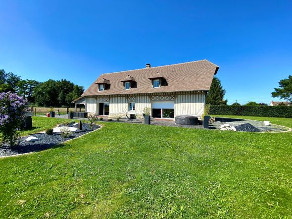 Vente Maison Cléville 7 Pièces 185 m²