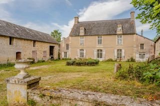 Norman house 10 Rooms for sale on BAYEUX (14400)