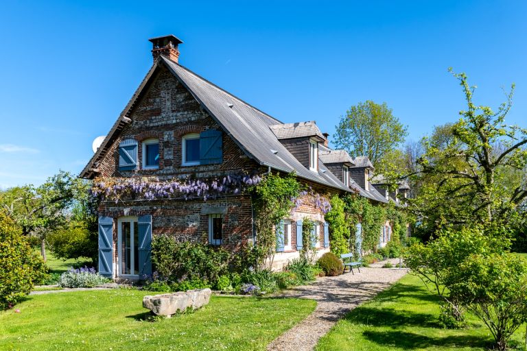house 9 Rooms for sale on ERMENOUVILLE (76740)