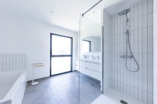 house 8 Rooms for sale on TROUVILLE SUR MER (14360)