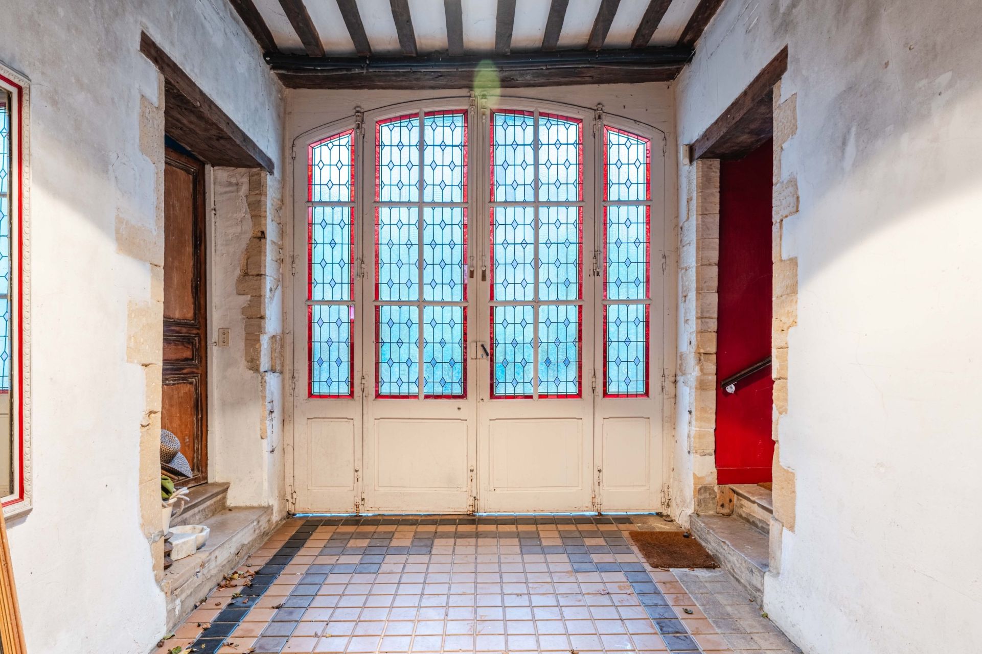 house 14 Rooms for sale on BAYEUX (14400)