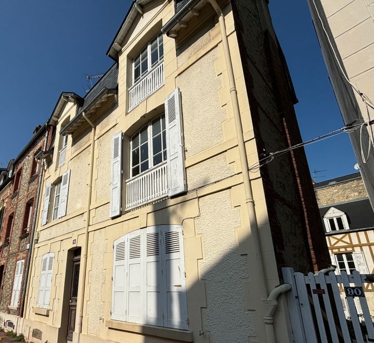maison 17 Pièces en vente sur DEAUVILLE (14800)