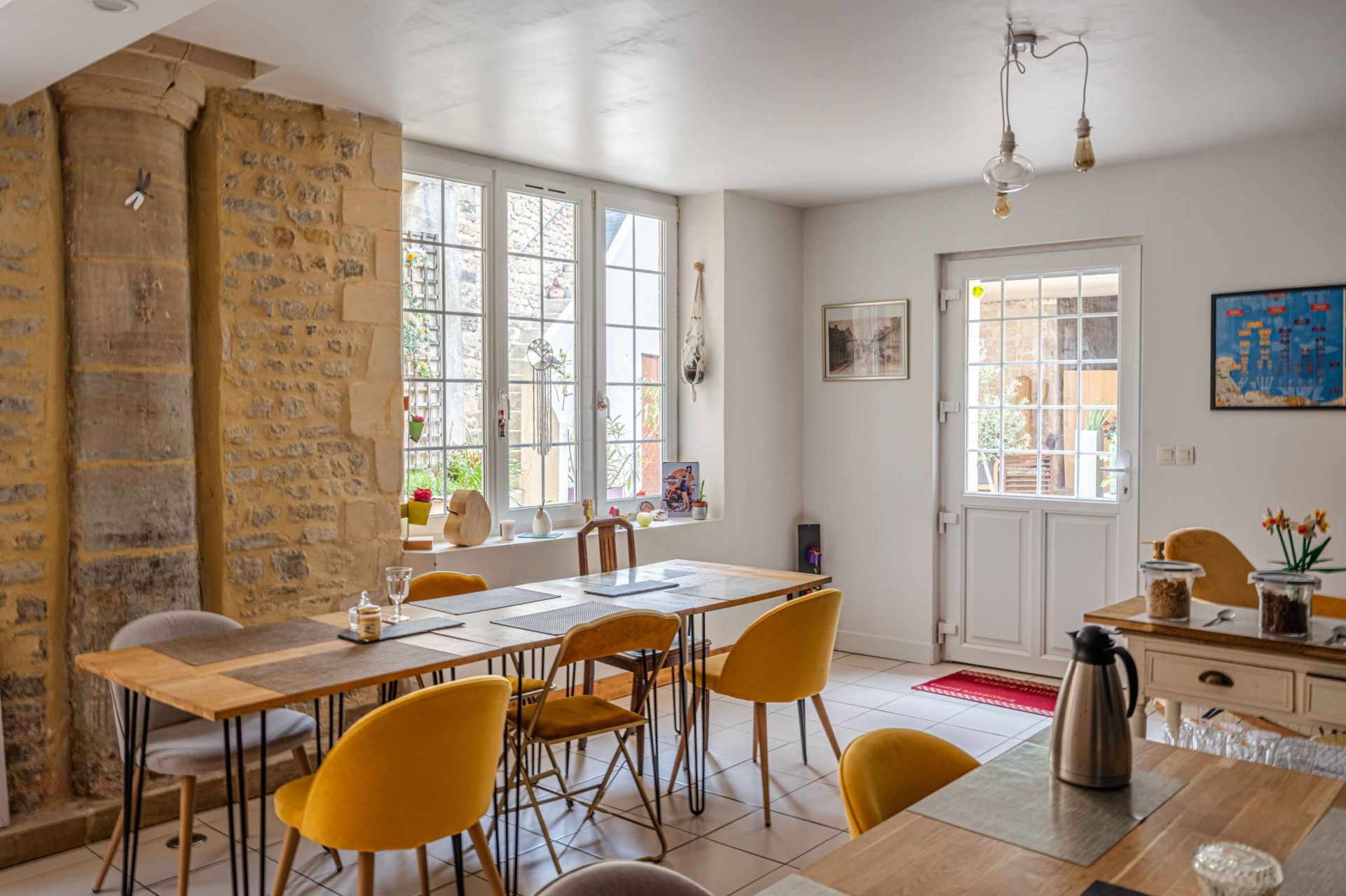 house 15 Rooms for sale on BAYEUX (14400)