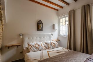 house 15 Rooms for sale on BAYEUX (14400)