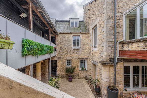 Vente Maison Bayeux 15&nbsp;Pièces 320&nbsp;m²