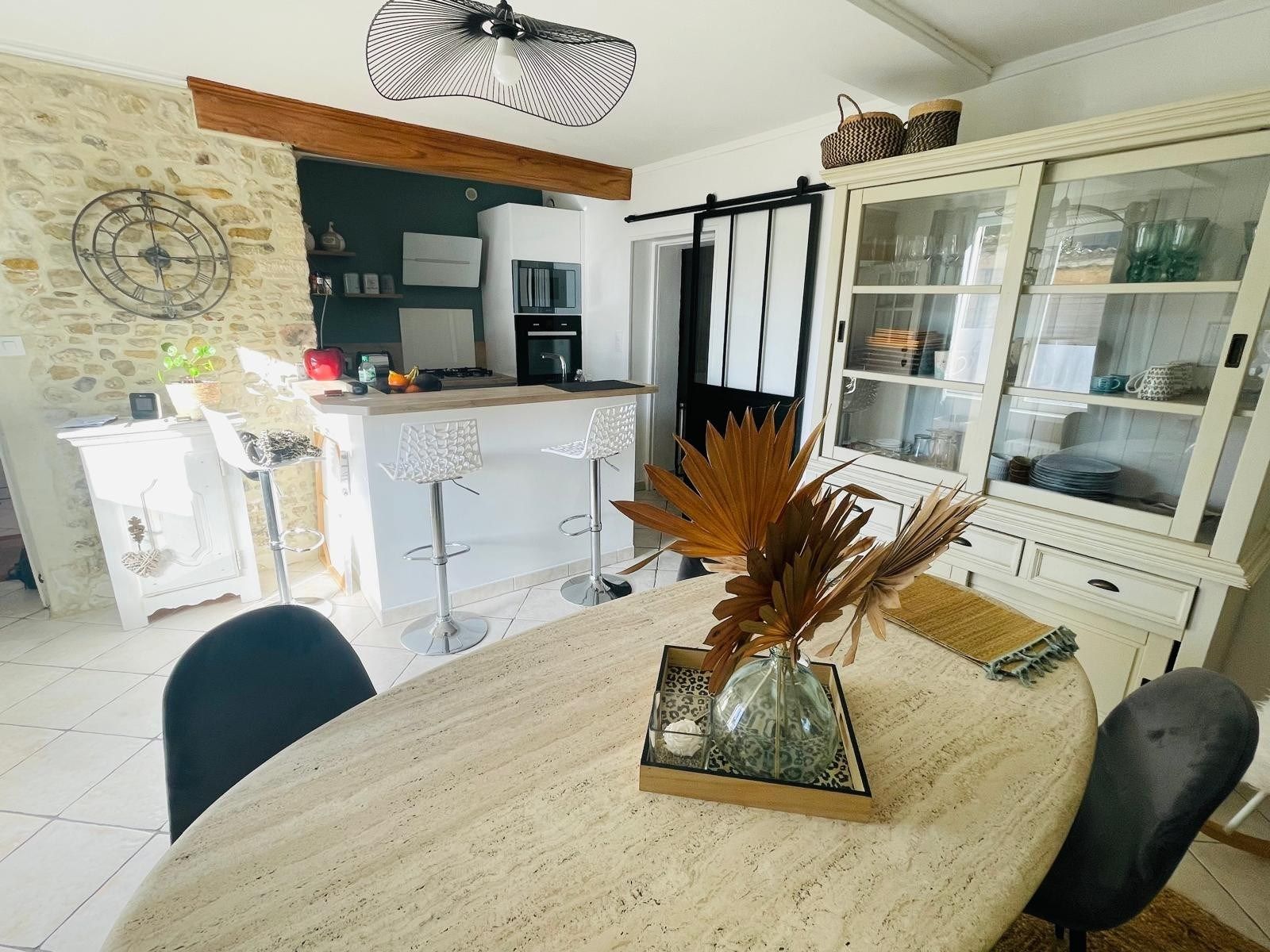 house 4 Rooms for sale on BAYEUX (14400)