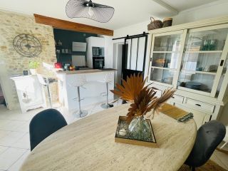 house 4 Rooms for sale on BAYEUX (14400)