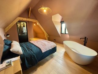 house 6 Rooms for sale on GLANVILLE (14950)