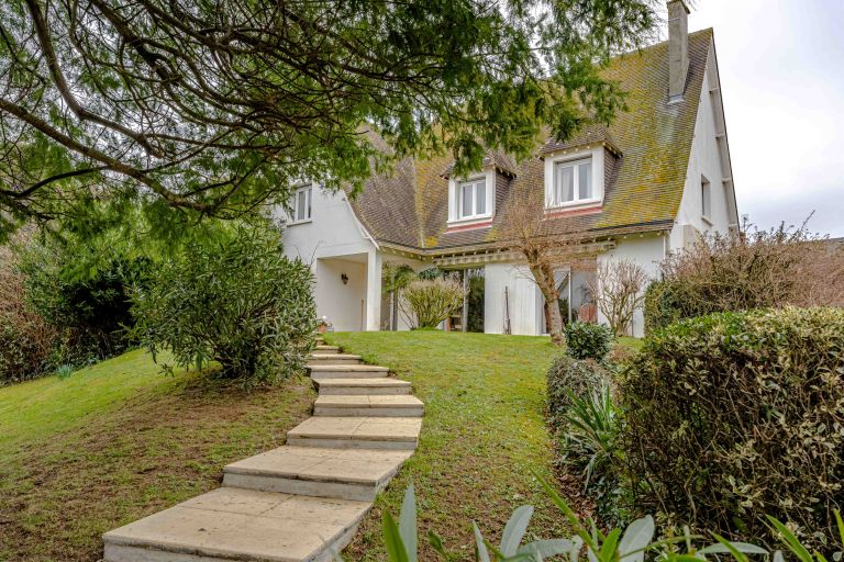 maison 8 Pièces en vente sur COURSEULLES SUR MER (14470)