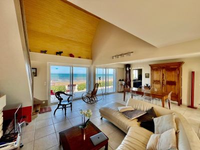 house 7 Rooms for sale on BERNIERES SUR MER (14990) Sale House Bernières-sur-Mer 7 Rooms 133 m²