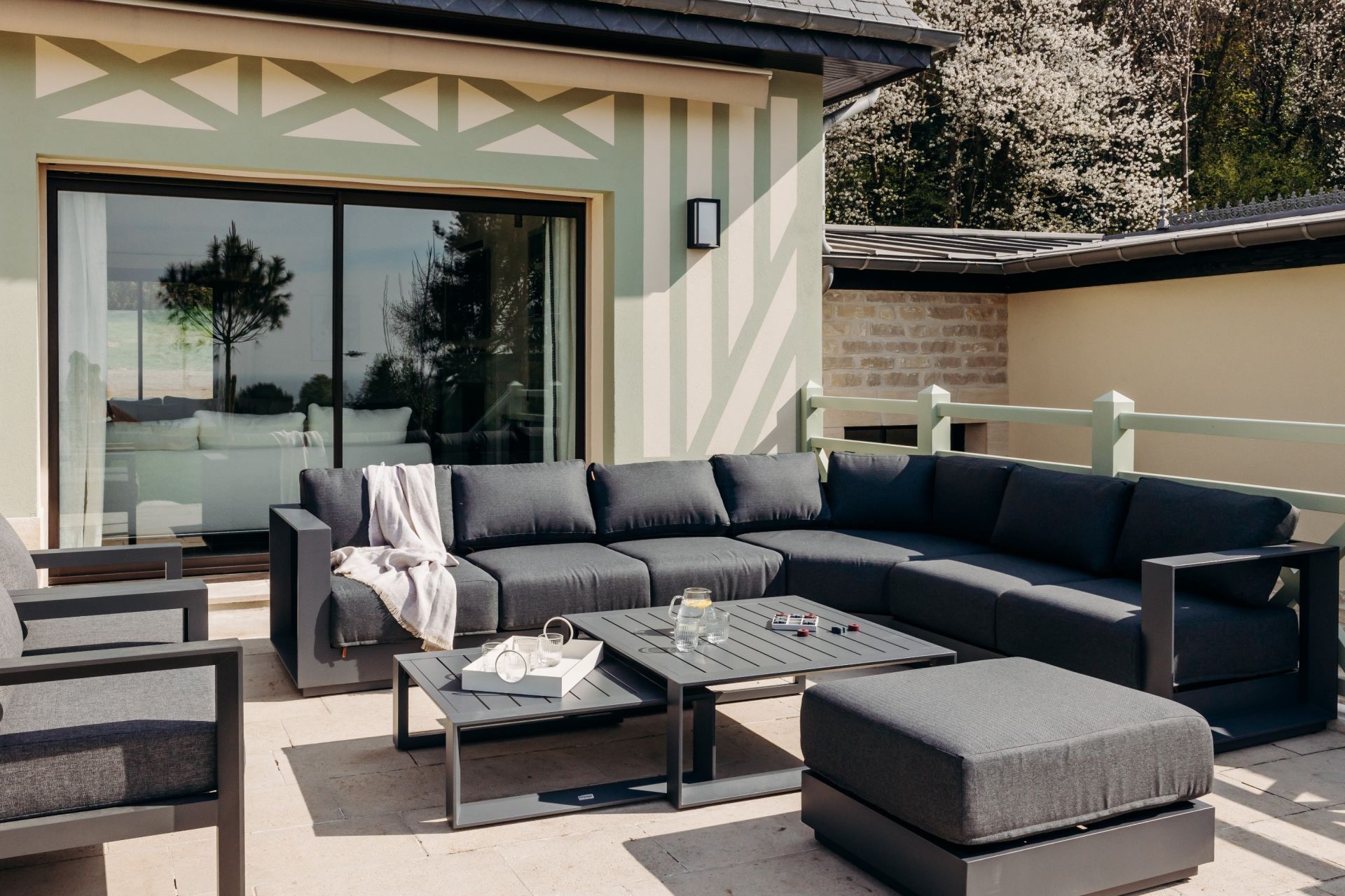 house 10 Rooms for seasonal rent on VILLERVILLE (14113)