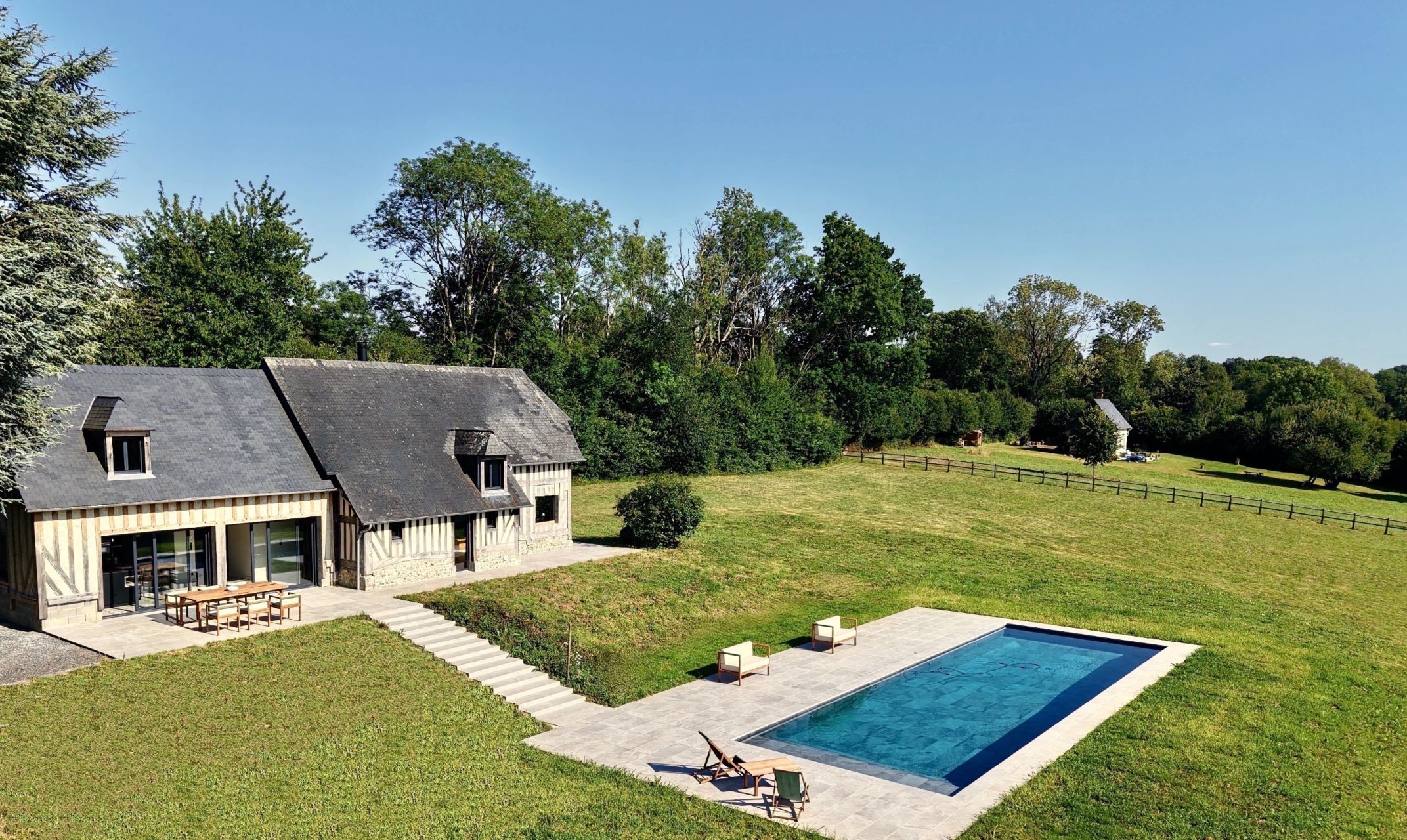 house 6 Rooms for seasonal rent on GLANVILLE (14950)