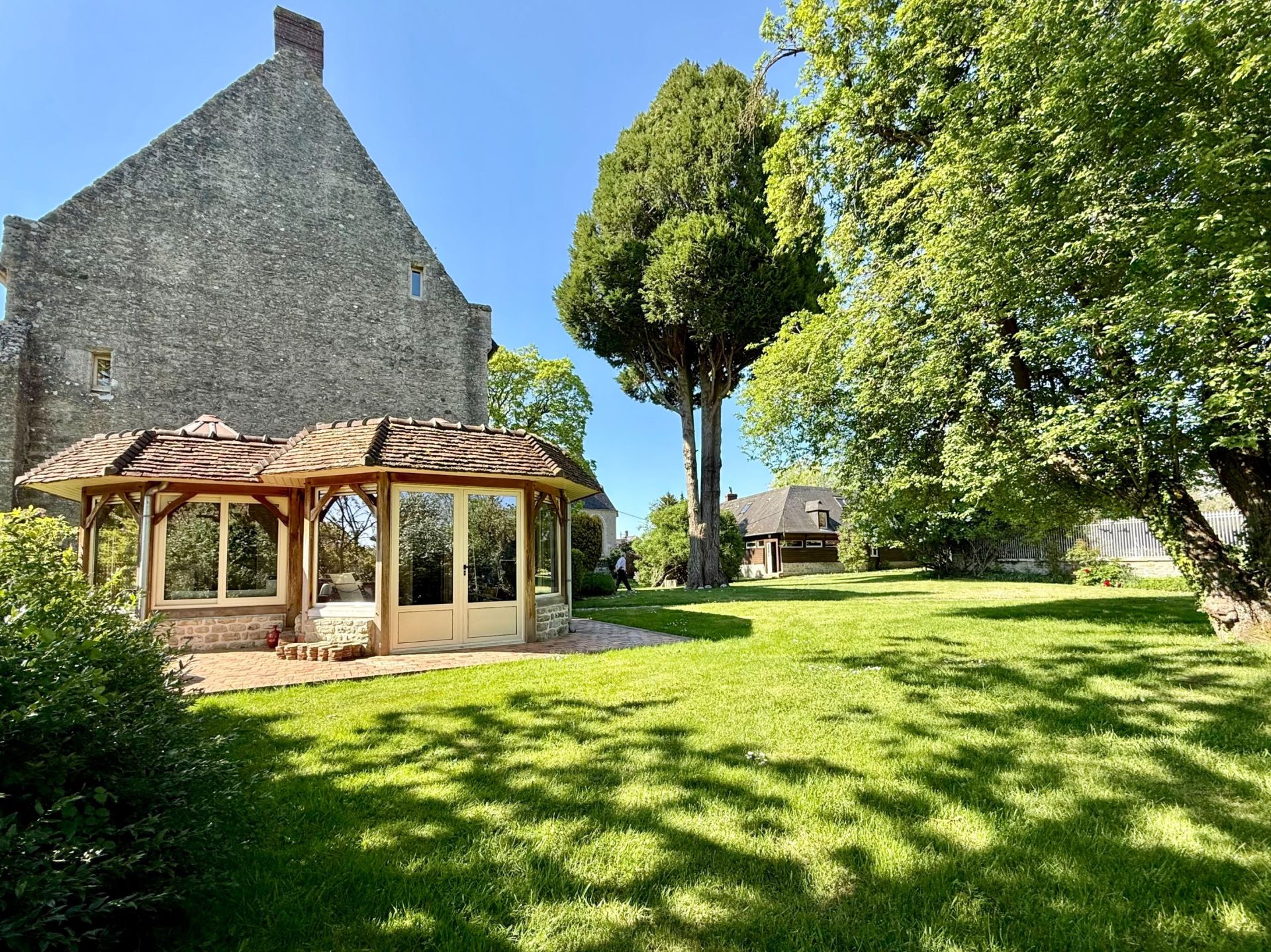 house 6 Rooms for sale on HAUSSEZ (76440)