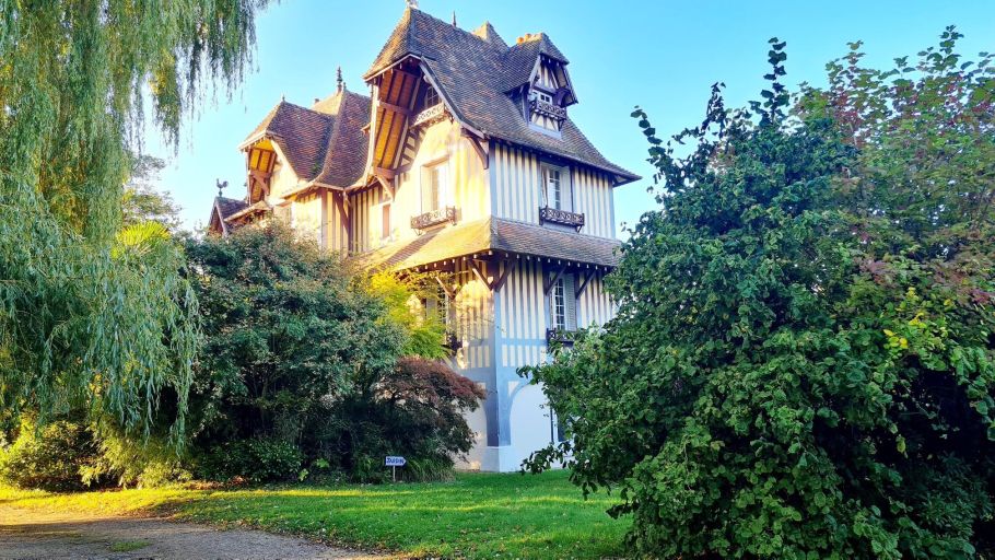 maison normande 9 Pièces en vente sur PONT L EVEQUE (14130)