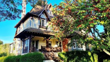 maison normande 9 Pièces en vente sur PONT L EVEQUE (14130)