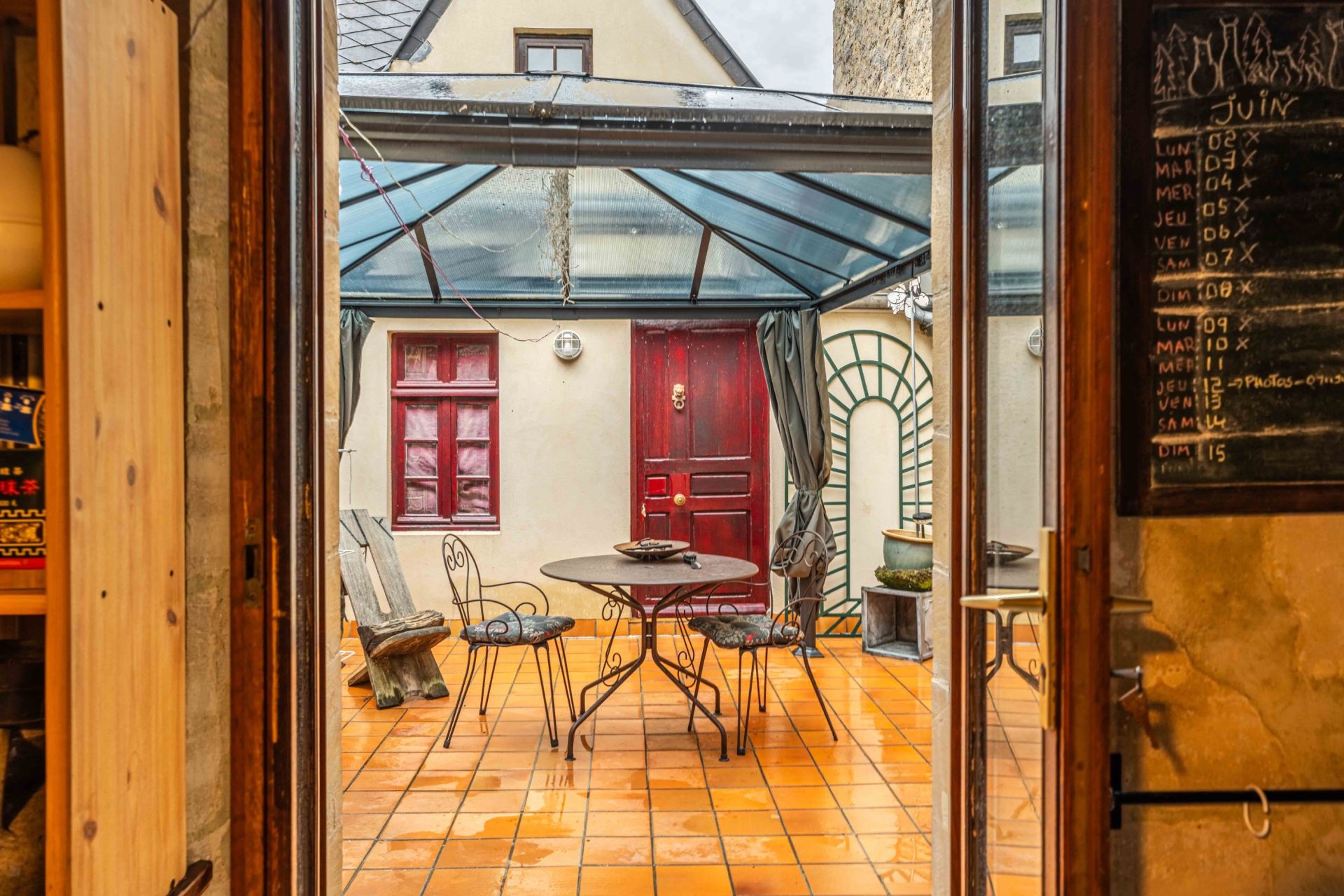 house 9 Rooms for sale on BAYEUX (14400)