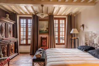 house 9 Rooms for sale on BAYEUX (14400)