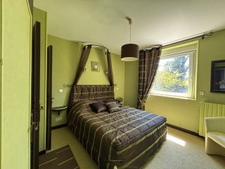 house 7 Rooms for sale on CARENTAN LES MARAIS (50500)