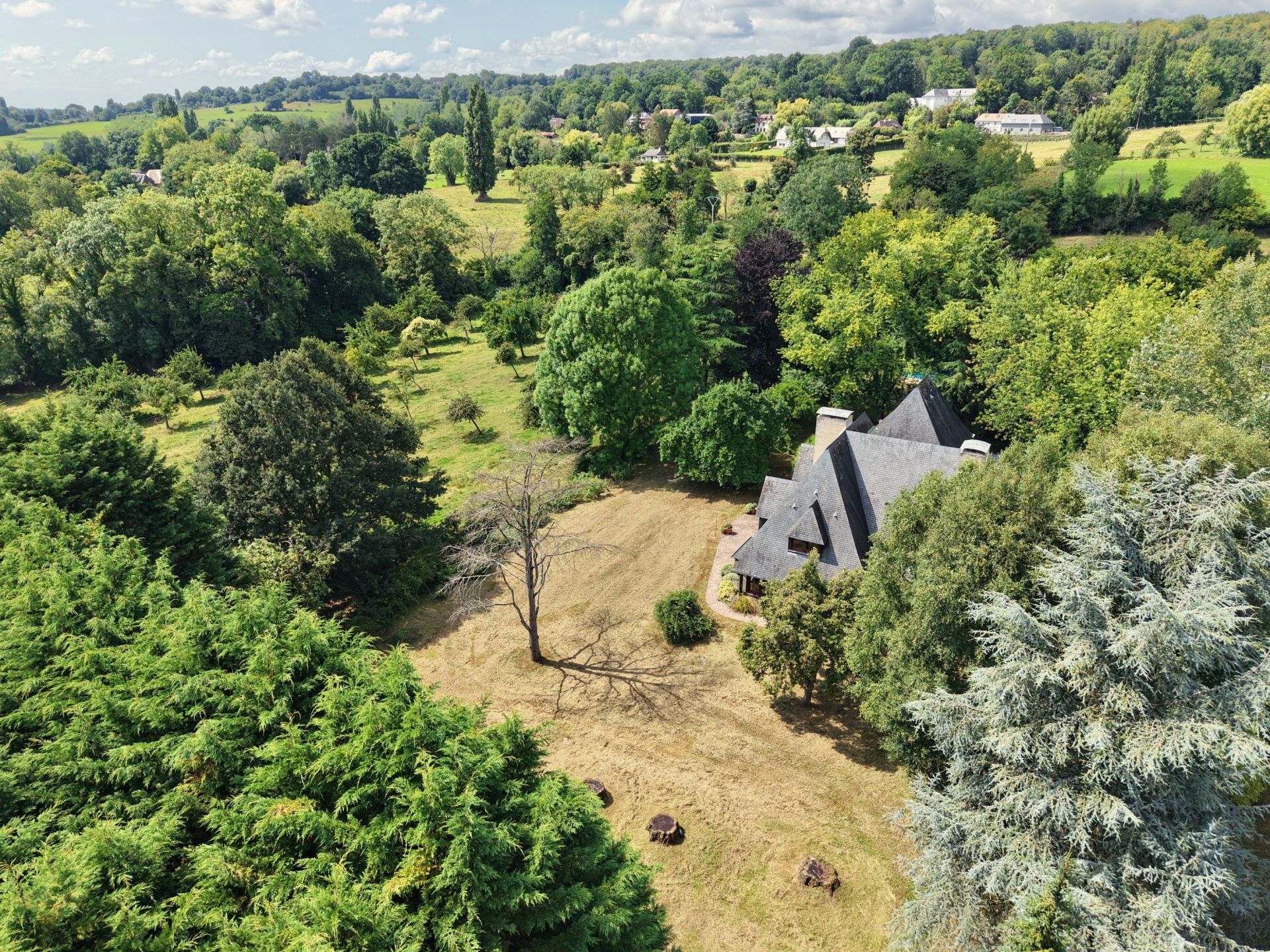 maison 10 Pièces en vente sur ENGLESQUEVILLE EN AUGE (14800)