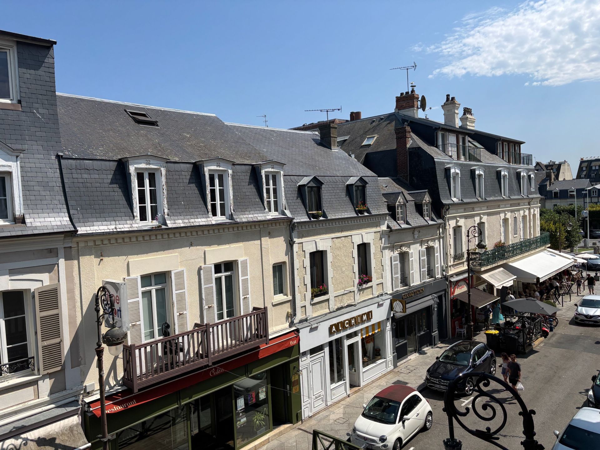 apartment 4 Rooms for sale on DEAUVILLE (14800)