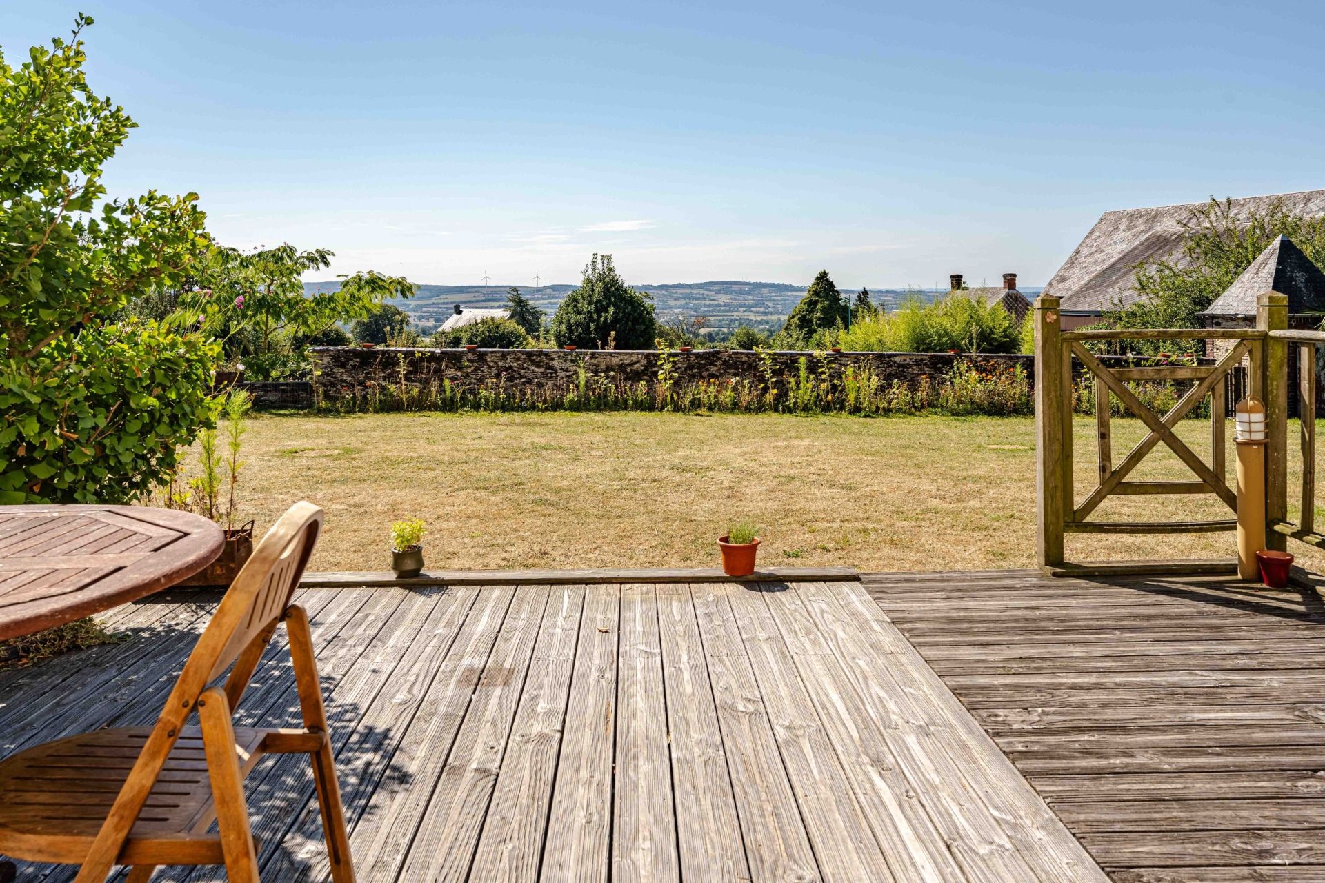 house 11 Rooms for sale on BAYEUX (14400)