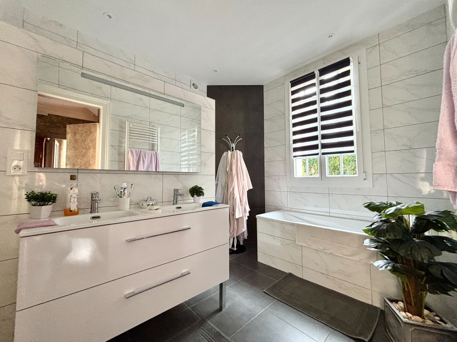 house 9 Rooms for sale on STE ADRESSE (76310)