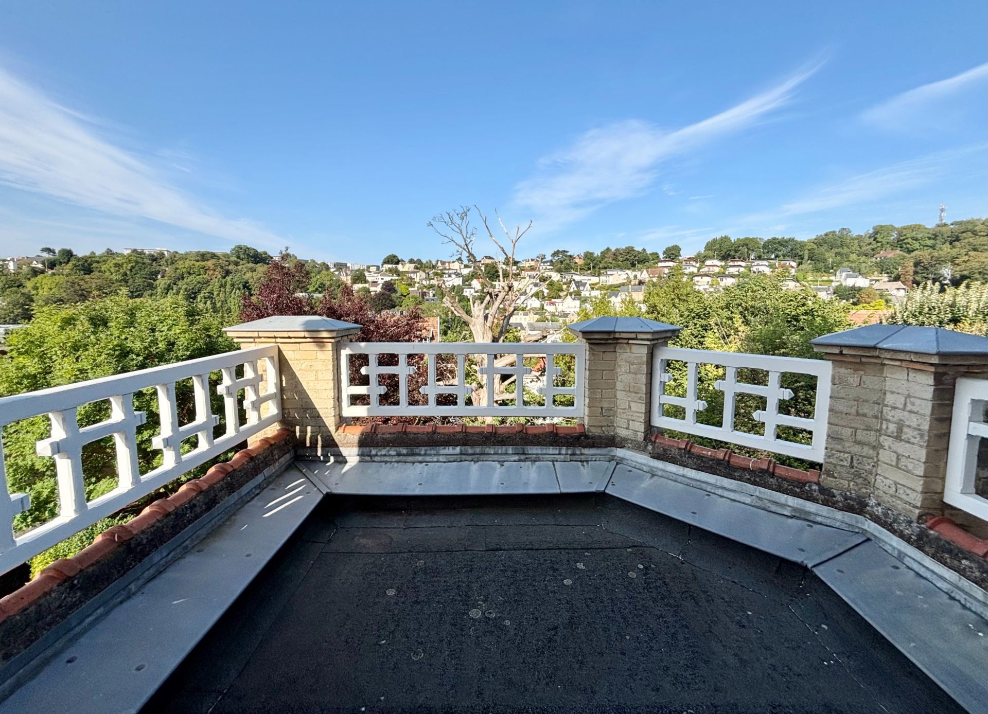house 9 Rooms for sale on STE ADRESSE (76310)