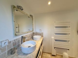 Norman house 8 Rooms for sale on MANNEVILLE LA PIPARD (14130)