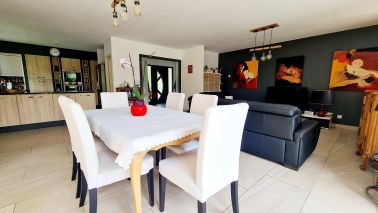 house 5 Rooms for sale on PONT L EVEQUE (14130)