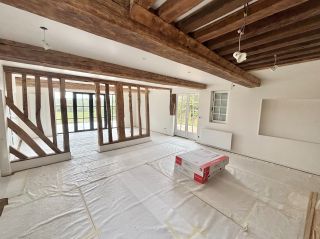 house 7 Rooms for sale on MEZIDON VALLEE D AUGE (14140)