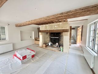 house 7 Rooms for sale on MEZIDON VALLEE D AUGE (14140)