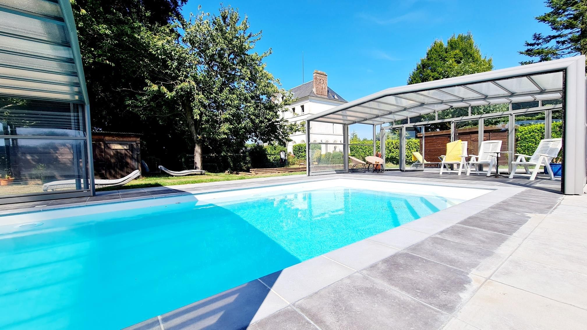 mansion 16 Rooms for sale on PONT L EVEQUE (14130)