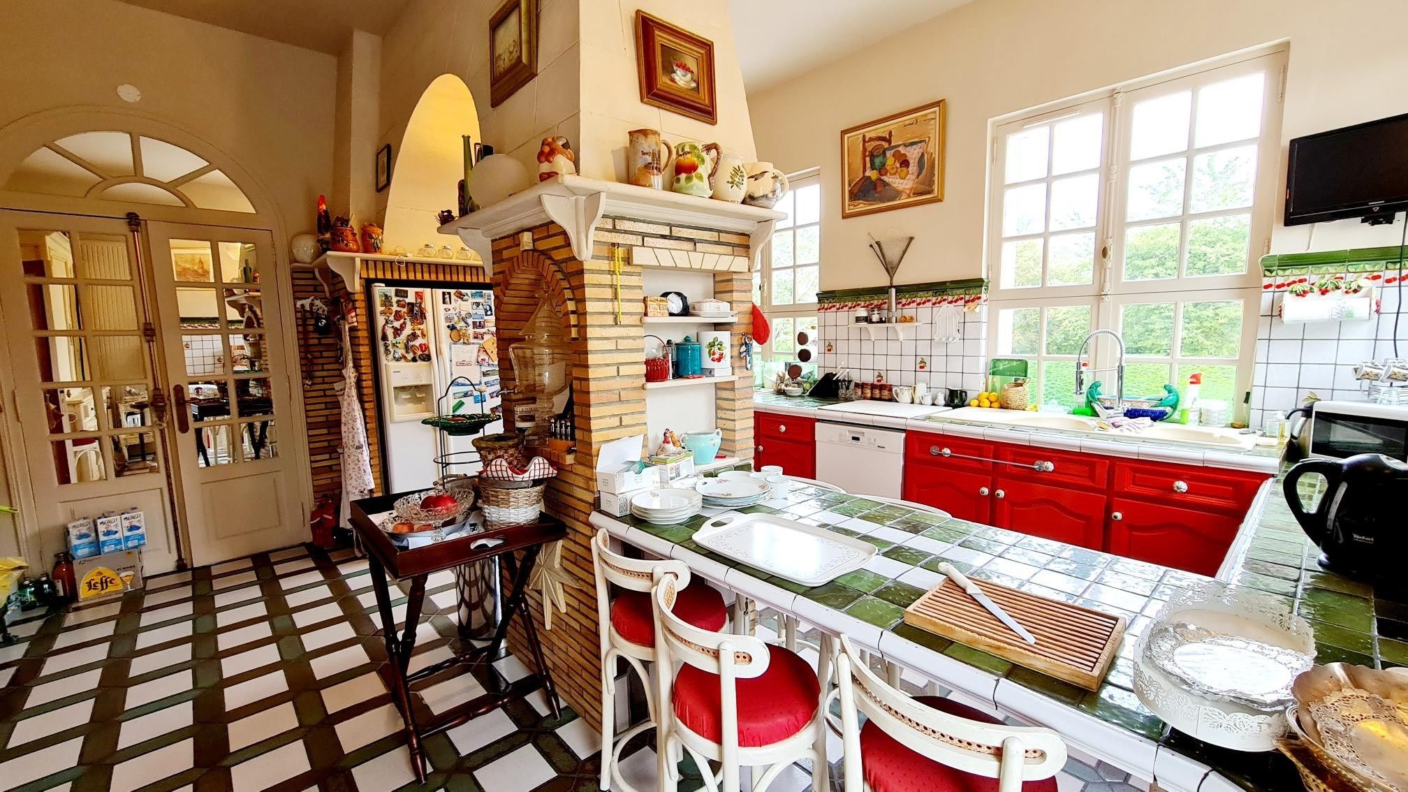 mansion 16 Rooms for sale on PONT L EVEQUE (14130)