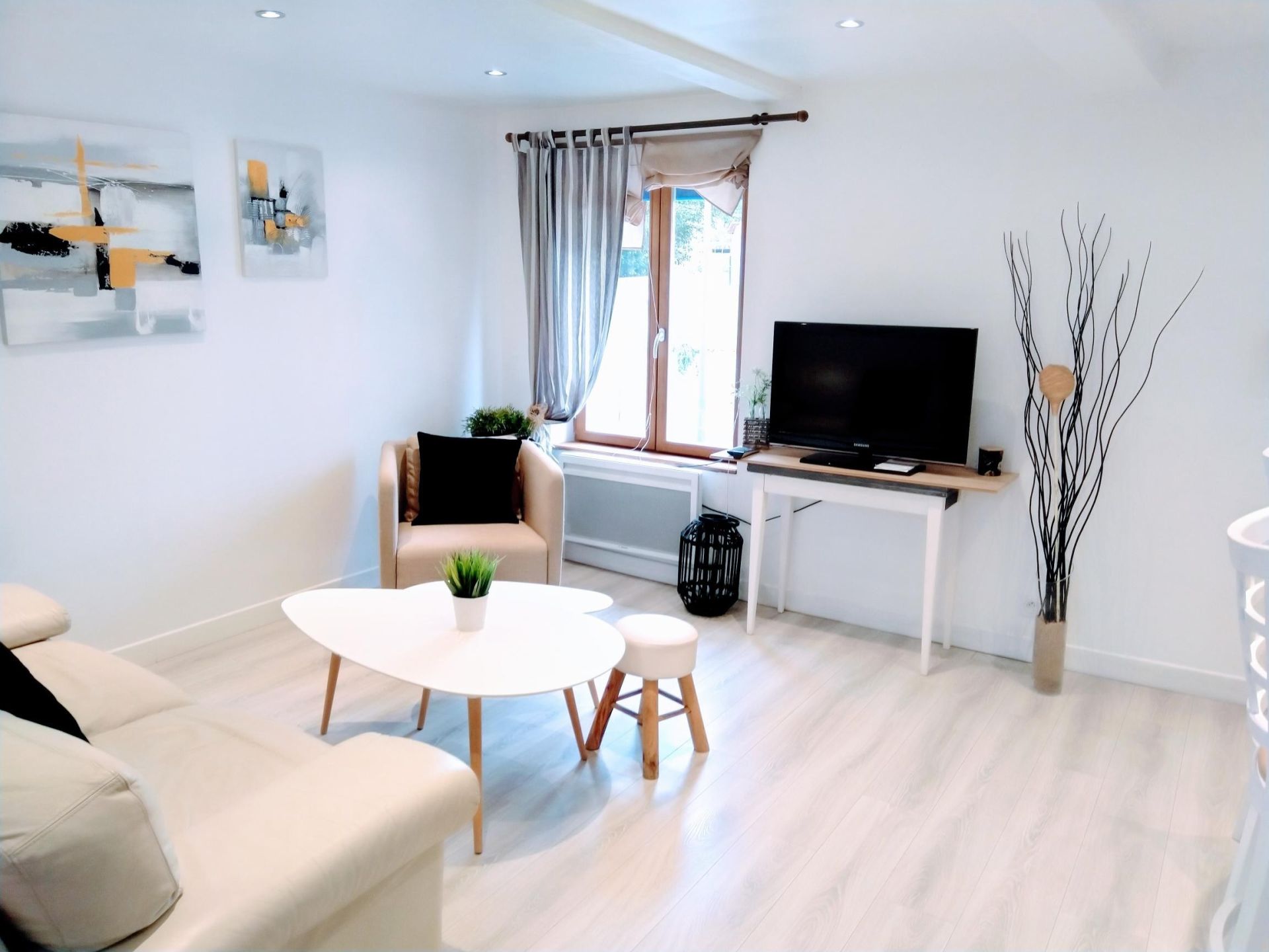 building for sale on PONT L EVEQUE (14130)