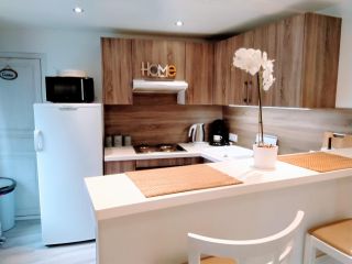 building for sale on PONT L EVEQUE (14130)