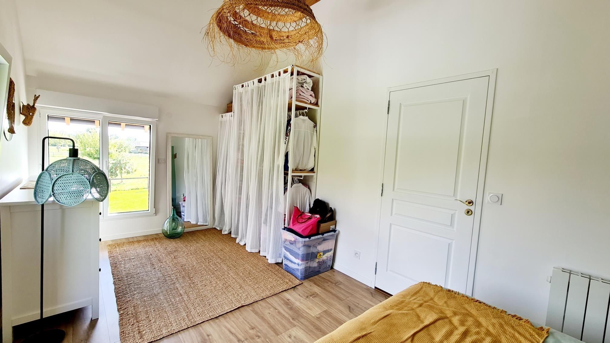 house 5 Rooms for sale on PONT L EVEQUE (14130)