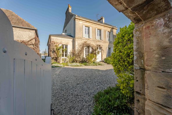 Sale House Bayeux 8 Rooms 205 m²