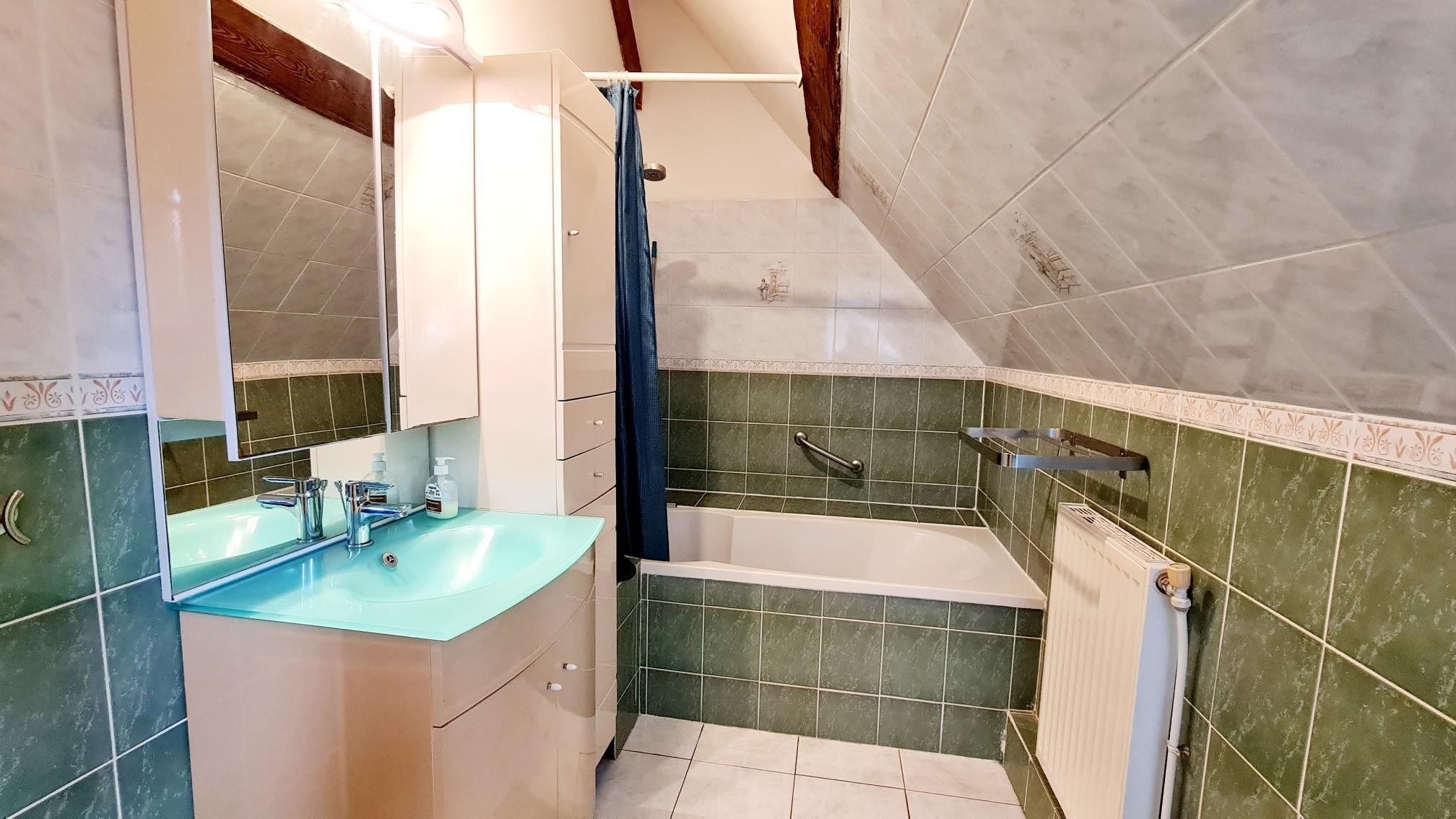 house 9 Rooms for sale on PONT L EVEQUE (14130)