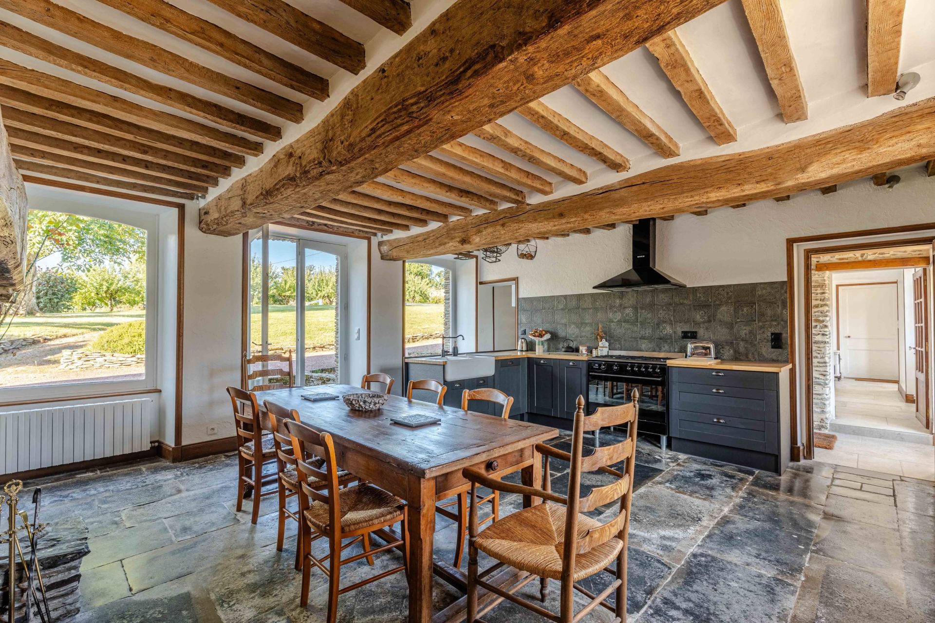 house 19 Rooms for sale on BAYEUX (14400)